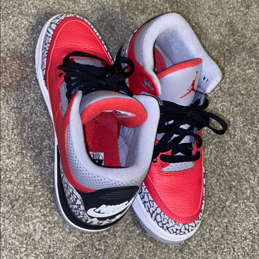 nike air jordan 3s